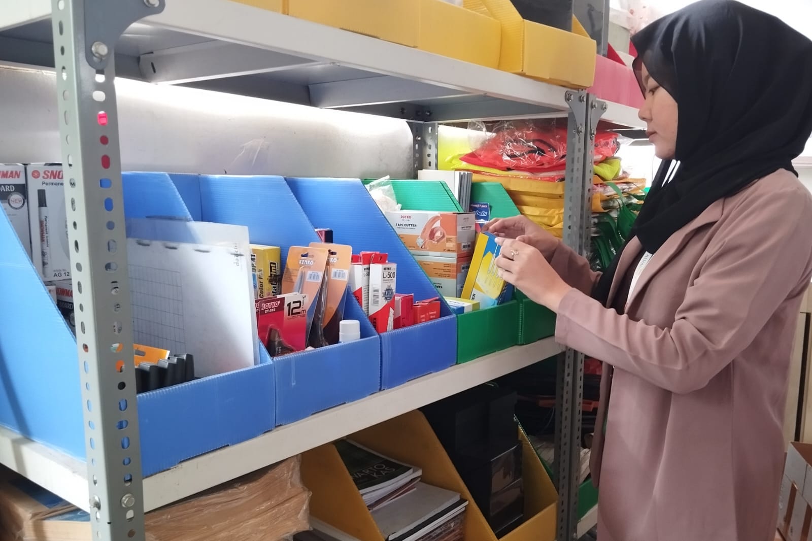 penataan gudang yang baik - Warehouse Organization for Improved Productivity
