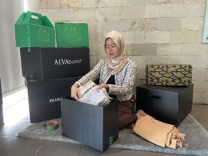 kardus paket lebaran - Sharing Ramadan Hampers Tradition