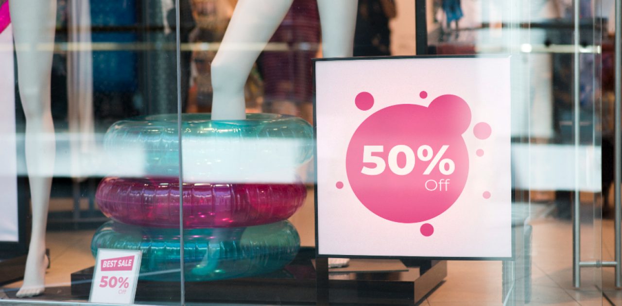 papan promosi standing