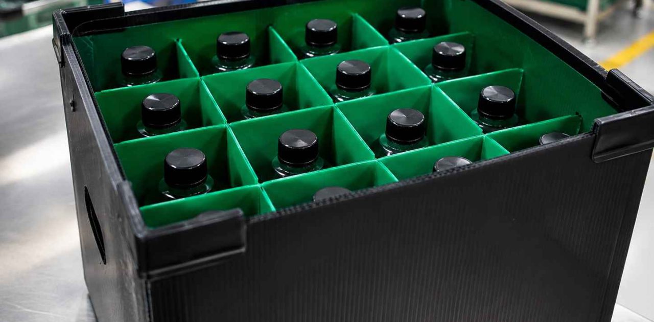 Sekat pemisah polypropylene ALVAboard dengan sistem interlock untuk membagi kompartemen box