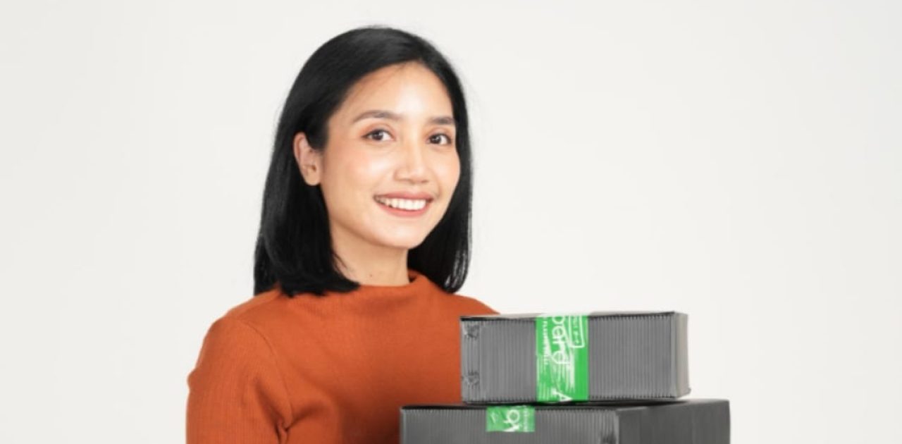 cara membungkus paket