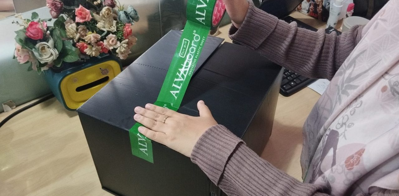 cara membungkus paket