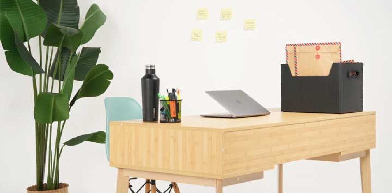 barang-barang yang harus ada di meja kantor