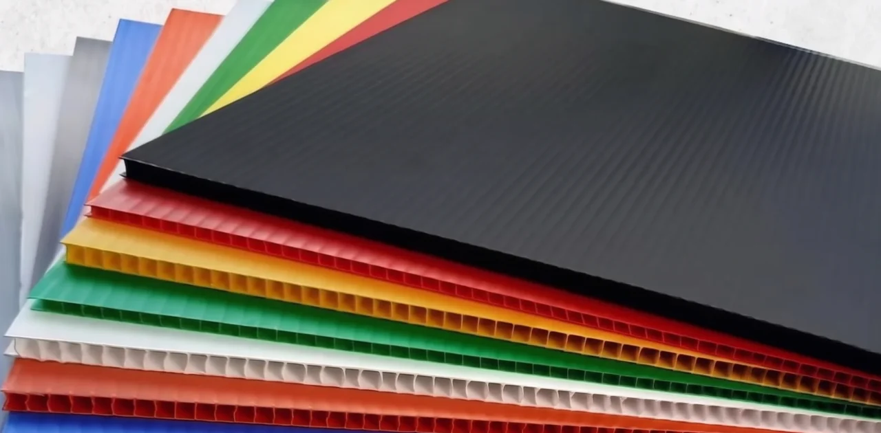PP corrugated sheet custom dan standar ALVAboard tersedia dalam berbagai pilihan warna dan ketebalan untuk kebutuhan packaging industri