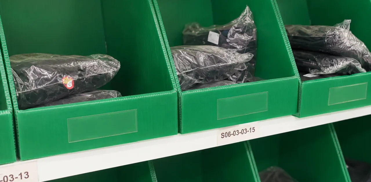 Tempat penyimpannan barang dengan bin box ALVAboard